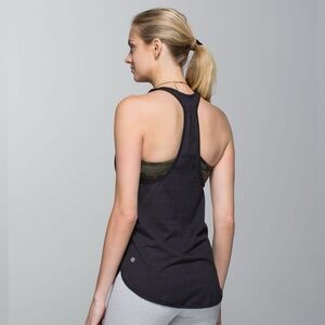 Lululemon 105 F Singlet (Seriously Light Luon)
Black, Size 8
